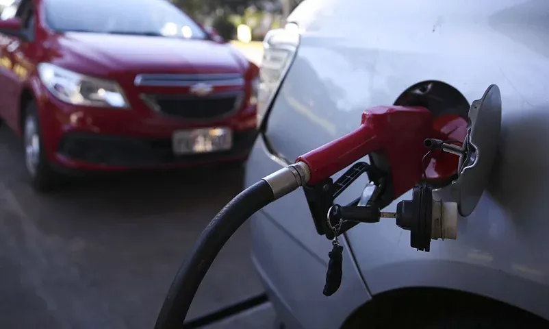 Etanol é mais competitivo em relação à gasolina em 5 Estados; veja lista
