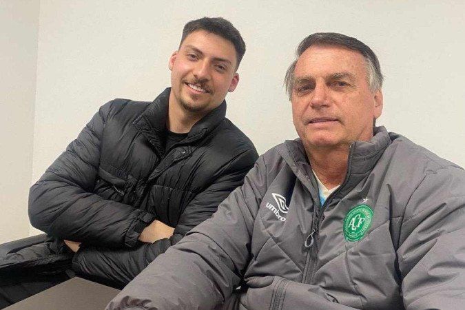 Bolsonaro defende direito de Renan usar nome 'Jair Bolsonaro' na urna