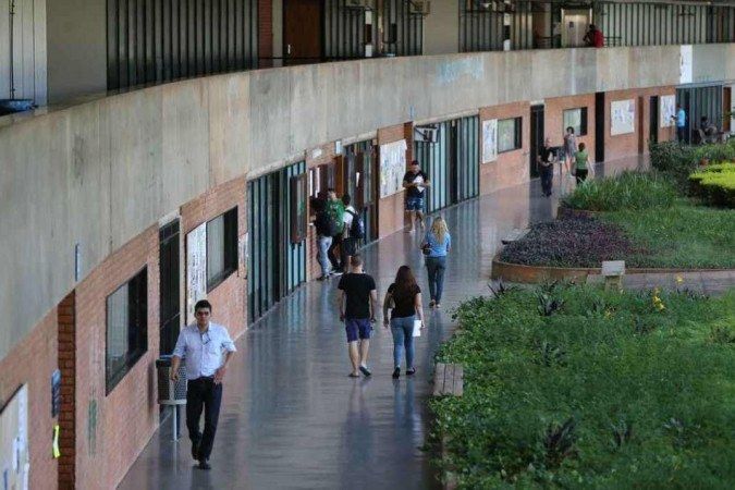 Professores de universidades federais entram em greve nesta segunda-feira
