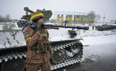 Forças ucranianas avançam a leste de Kiev e russos recuam
