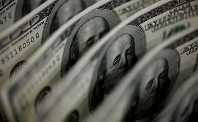 Dólar sobe e fecha o dia cotado R$ 5,07
