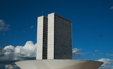 Câmara conclui votação de projeto que regulamenta ensino domiciliar