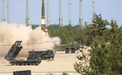 Coreia do Sul e EUA lançam mísseis em resposta a testes norte-coreanos
