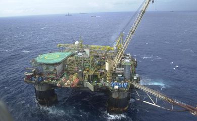 IEA: demanda global de petróleo deve subir 2%