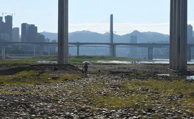 China busca aliviar seca e cortes de energia