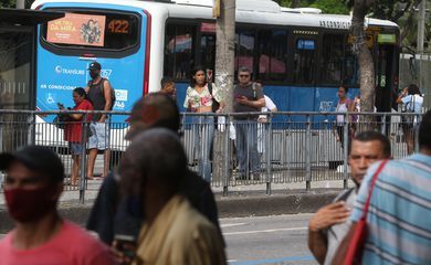 Governo e BNDES assinam acordo para financiar projetos de transporte