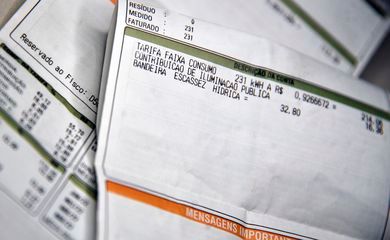 Aneel: tarifa de energia elétrica deve subir, em média, 5,6% em 2023