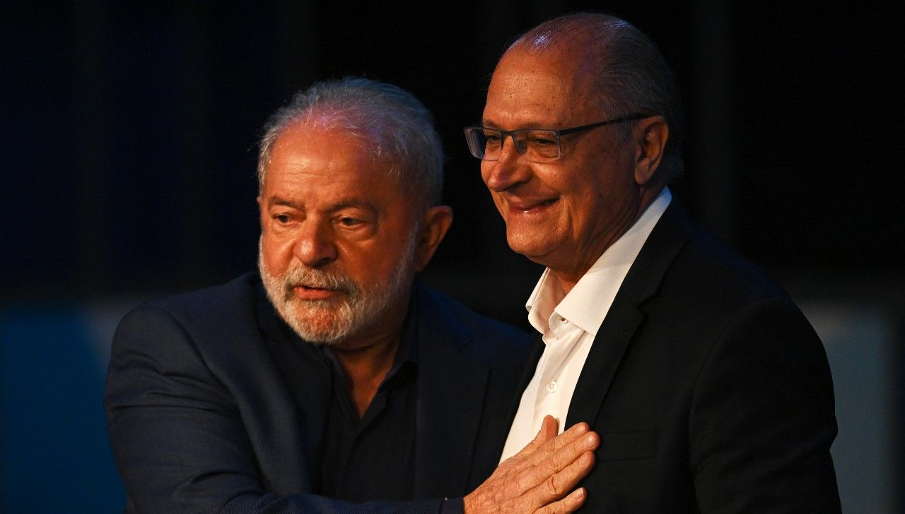 Lula anuncia nova leva de ministros e indica Alckmin