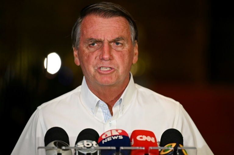 Bolsonaro a apoiadores: ‘Cometemos alguns deslizes’