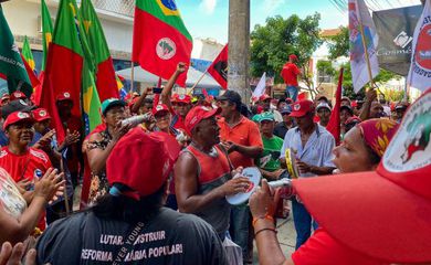 MST e movimentos sociais ocupam sede do Incra em Alagoas