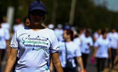 Profissionais da enfermagem fazem ato por valorização da categoria