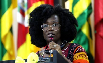 Cultura popular é feita na base da teimosia