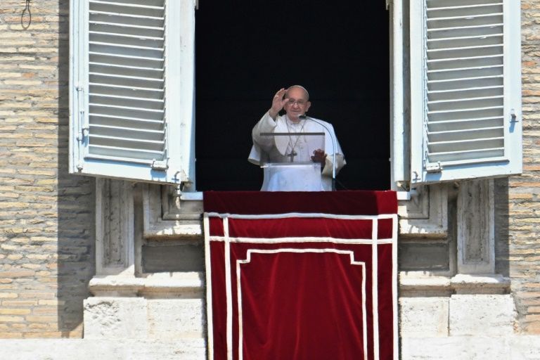 Papa pede para facilitar envio de ajuda a Mianmar