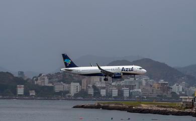 Petrobras reduz preços de querosene de aviação