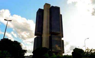 Mercado financeiro eleva projeção de crescimento para 2,19%