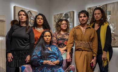 Exposição transforma dor de mulheres em processo de cura