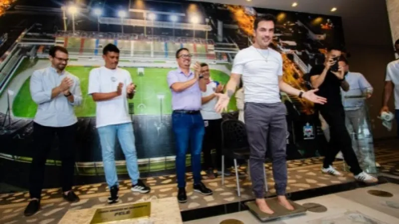 Falcão entra para o Hall da Fama do Estádio Rei Pelé em dia histórico para o esporte alagoano