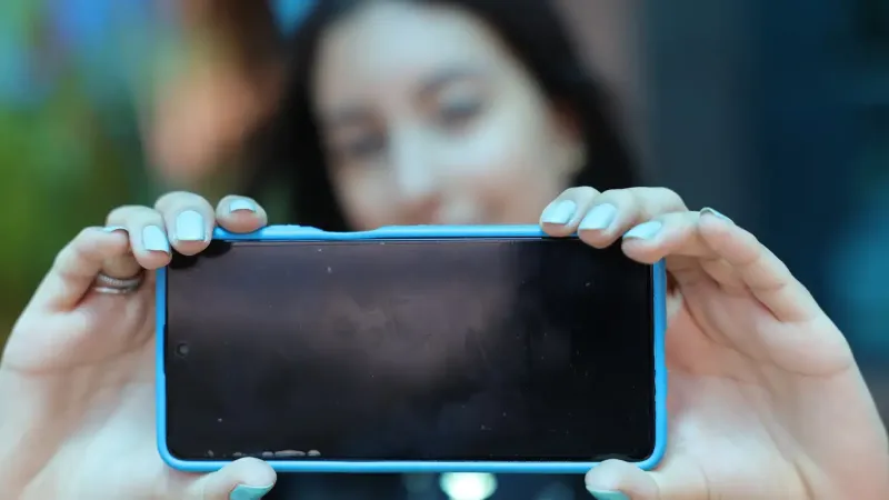 Estudo mostra jovens conscientes de que internet precisa melhorar