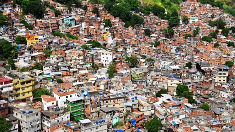 IBGE: quase 1 em cada 5 municípios brasileiros tem favelas, mocambos ou palafitas