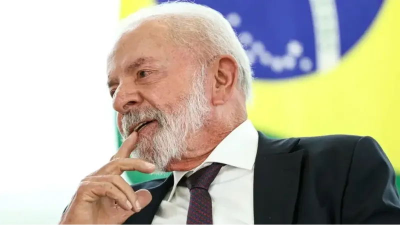 Lula é desaprovado por 52,5% da população e aprovado por 46,8%, diz pesquisa