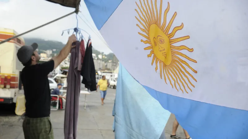 Quase metade dos jovens argentinos vive em vulnerabilidade social