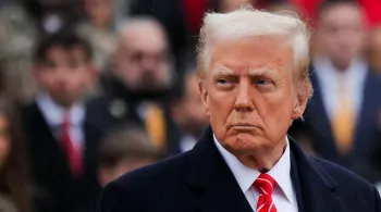 Trump suspende a entrada de imigrantes na fronteira com o México