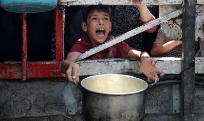 Mais de 500 mil pessoas estão passando fome em Gaza, diz monitor global
