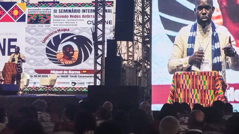 Sociólogo africano diz que Brasil é atacado por causa de terras raras