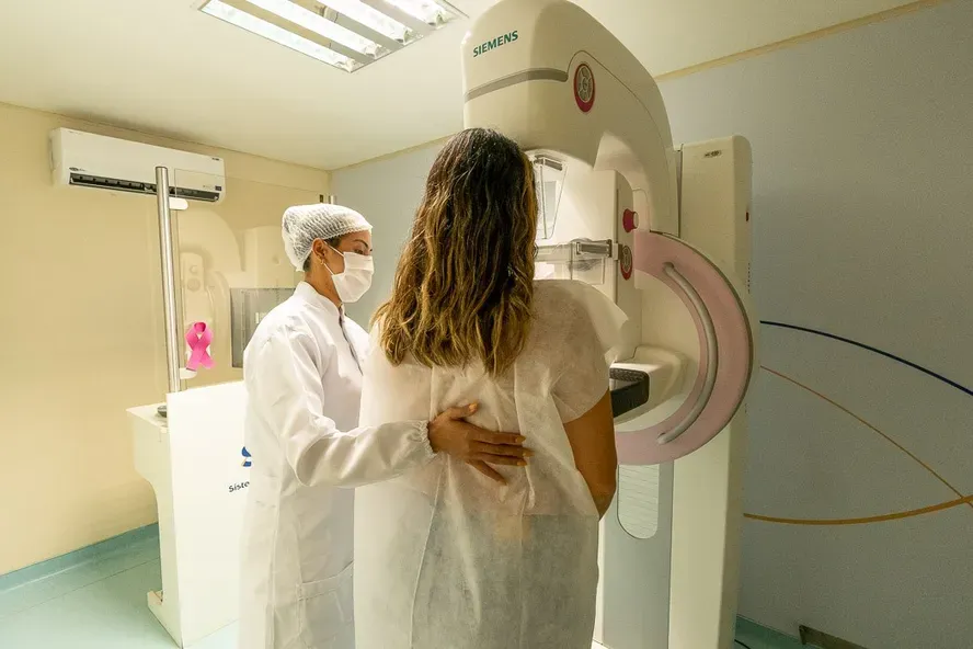 Câncer de mama: EUA concluem sobre nova recomendação de idade para começar mamografia de rotina; veja qual é