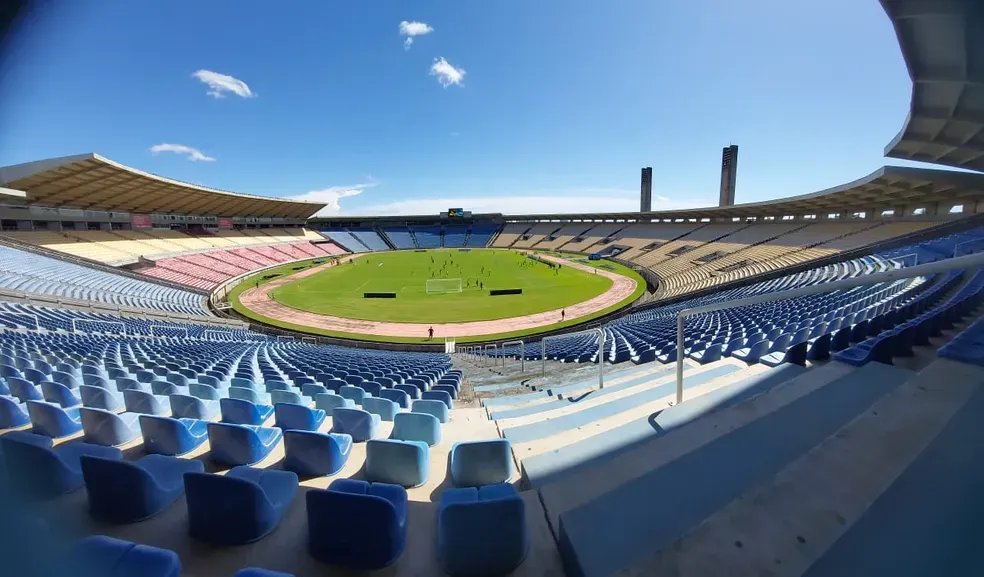 Sampaio Corrêa x CRB se enfrentam hoje: confira onde assistir ao vivo, horário e escalações