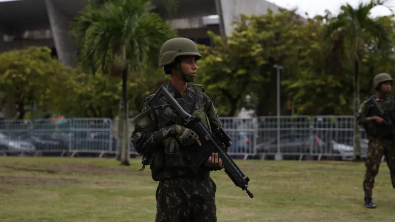 Tropas militares vão reforçar locais de votação no Rio de Janeiro