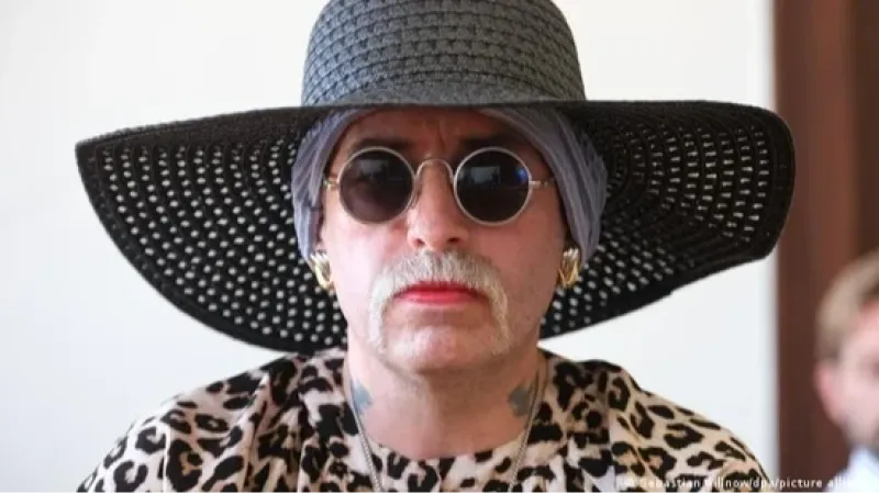 Polícia prende ‘neonazista trans’ na República Tcheca após fuga