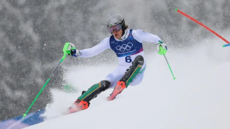 Campeão olímpico Lucas Pinheiro cai e dá adeus ao sonho da 2ª medalha