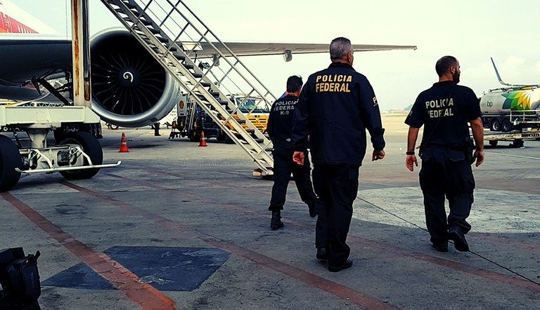 PF mira 14 pessoas em operação contra tráfico no Aeroporto de Guarulhos