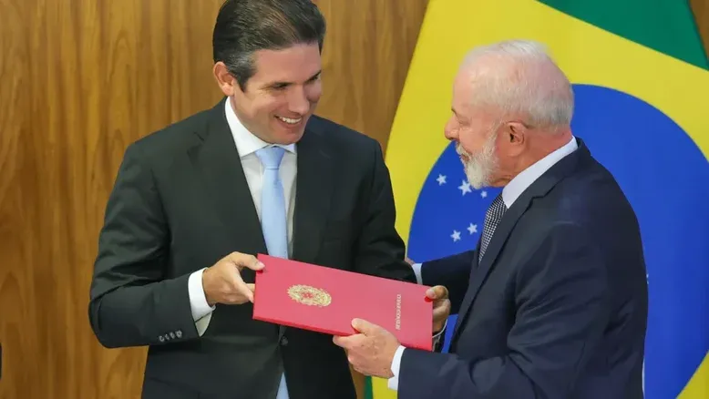Governo busca motivos de Motta para pautar IOF e fala de quebra de acordo