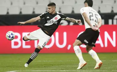 Vasco e Corinthians jogam para se afastar da zona do rebaixamento
