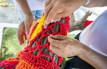 Encontro de artesãs celebra Dia Mundial do Crochê