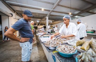 Mercados e feiras funcionam normalmente no feriado de Nossa Senhora Aparecida