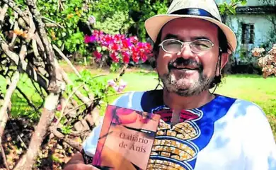 Morre em Brasília o poeta e compositor Vicente Sá