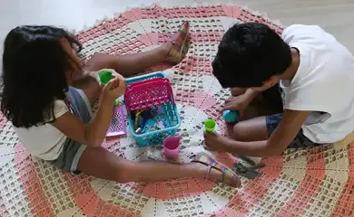 Queda, afogamento e queimadura lideram acidentes de crianças em férias