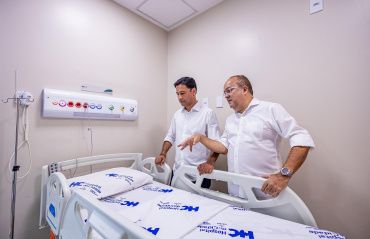 Secretário de Saúde apresenta estrutura do HC ao vice-prefeito de Maceió