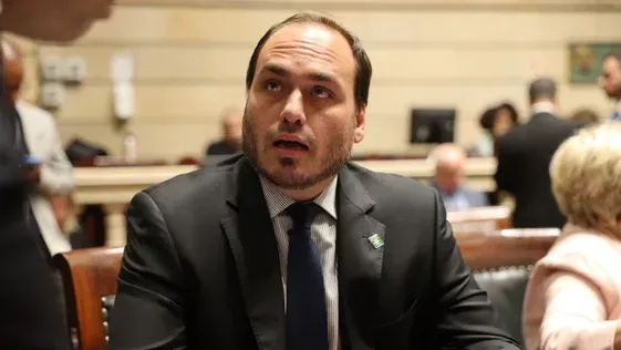 O peso dos ataques de Carlos sobre os planos dos governadores de direita para 2026