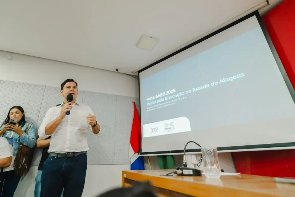 AMA apresenta estudo técnico da educação e propõe meta unificada no SAEB 2025
