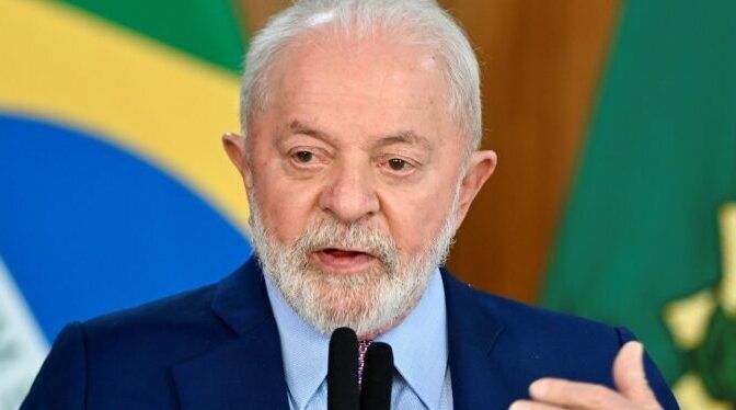 Lula veta calendário de pagamento de emendas e amplia atrito com Congresso