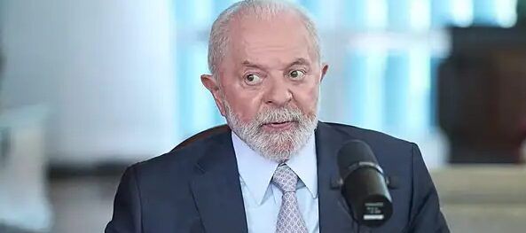 Avaliação positiva do governo Lula cresce para 37%; negativa cai para 31%, diz Ipec