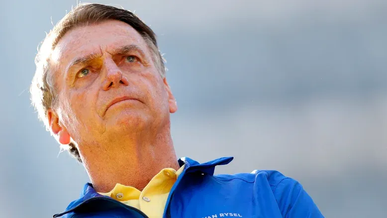 Defesa de Bolsonaro se diz surpresa e questiona contradição de Moraes