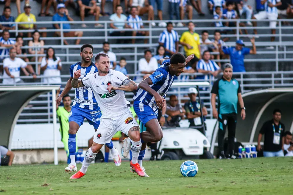 Vinícius Bergantin x Marcelo Cabo: compare o desempenho dos técnicos do CSA na Série C