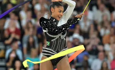 Ginástica rítmica: Bárbara Domingos põe Brasil em 1ª final individual