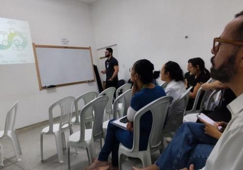 Violência sexual infantil: Hospital de Emergência do Agreste encerra Maio Laranja com roda de conversa sobre acolhimento