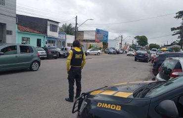 Bienal: Ação do DMTT coíbe reserva de vagas por flanelinhas no entorno do Centro de Convenções